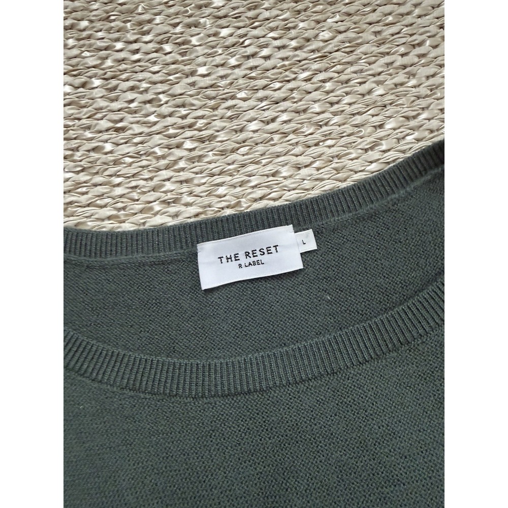 the‎ reset r label sweater. Green 100% Wool, Dolman Sleeve Top. Large - Picture 2 of 7